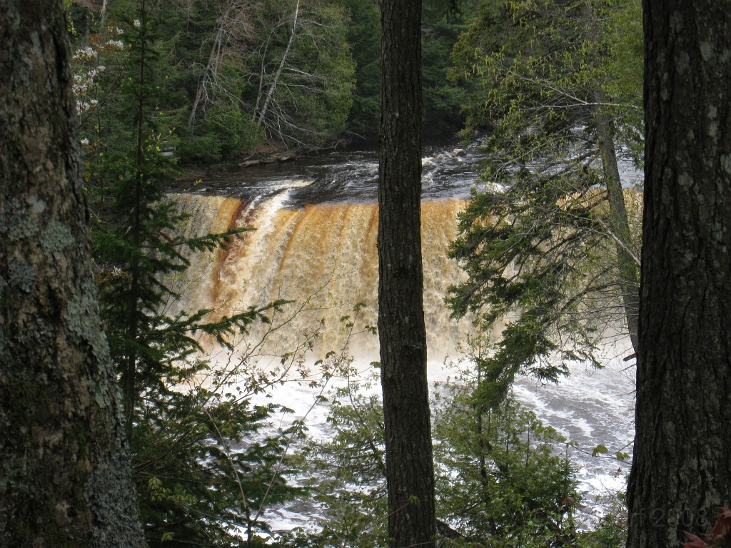 Mackinaw Island Area May 2008 1159.jpg - May 24 2008 a trip to Mackinac City for a 5 M race and a visit to Mackinac Island. A day to the UP, Paradise, Whitefish Point and Tahquamen Falls. This was followed by trips to Petoskey and Charlevoix.